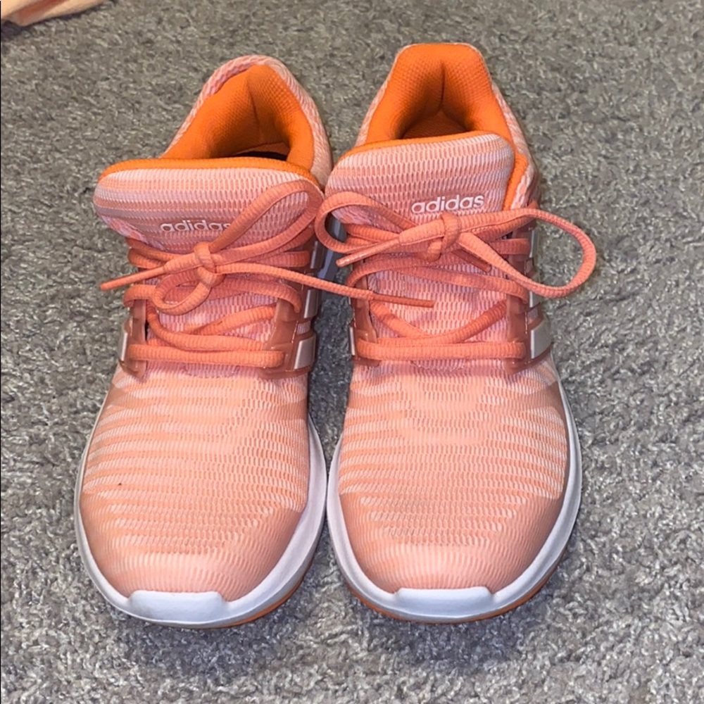 💥SOLD 💥 Adidas size 8 1/2 women’s